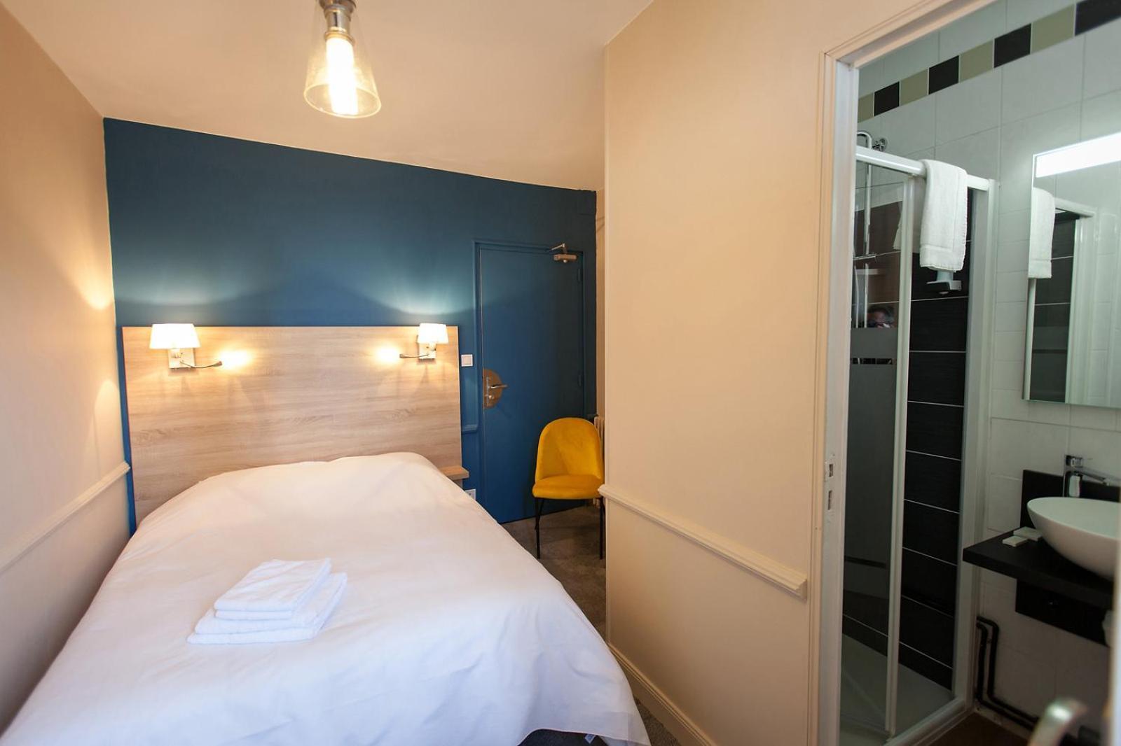 Logis - Hostellerie & Restaurant Du Marche Le Cateau-Cambresis 외부 사진